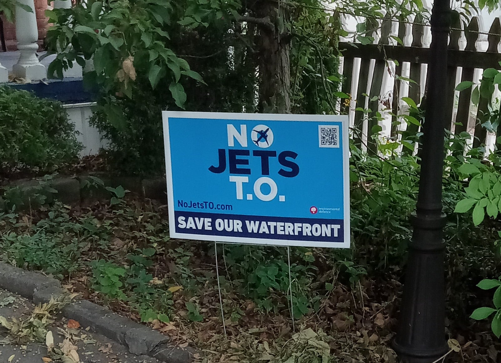 No Jets TO lawn sign